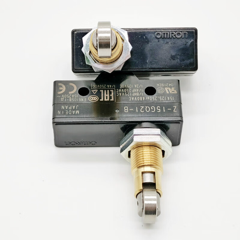 Z-15GQ21-B滚轮微动行程开关15A90度全新原装日本进口现货