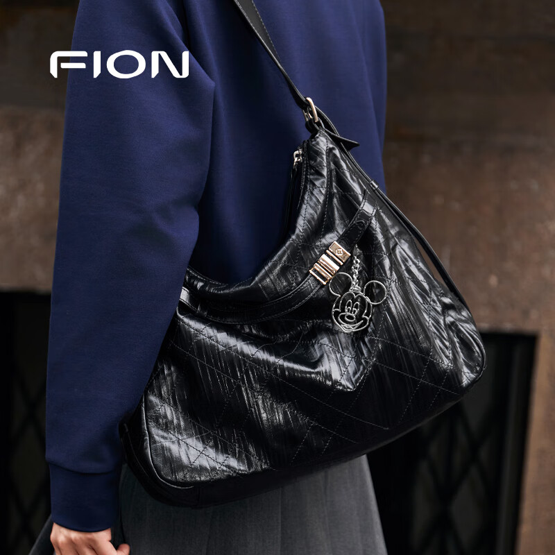 菲安妮女包2025新款流浪包百搭单肩斜挎包大容量托特包生日礼物 经典黑