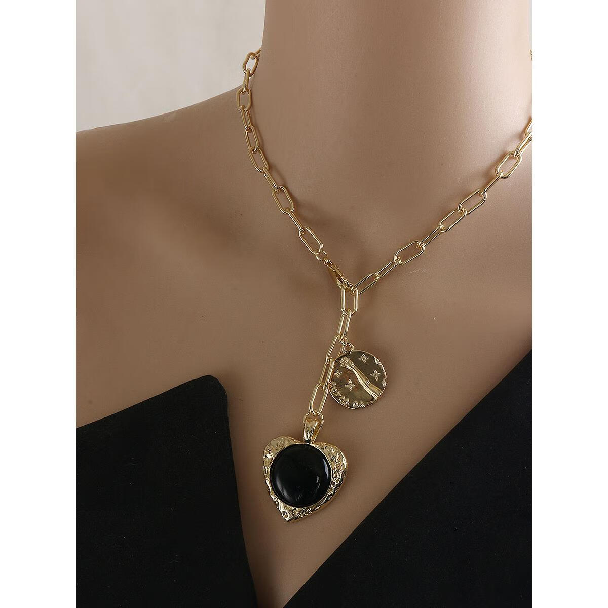 棣高英国独立设计黑色宝石爱心吊坠项链女小众感甜酷风锁骨链颈链