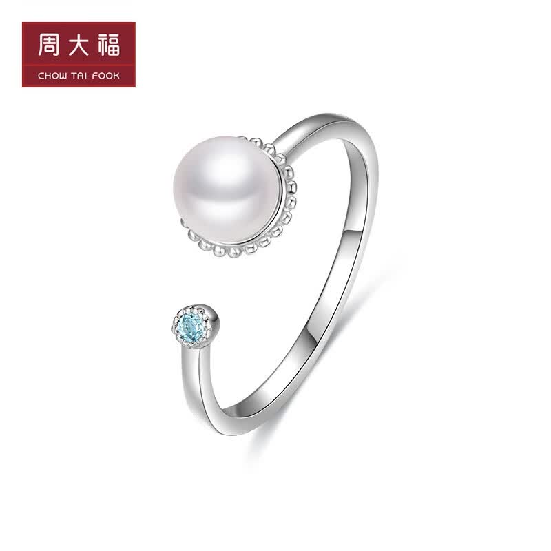 周大福 时尚个性 925银镶珍珠托帕石戒指 AQ33309 12号 ￥360属于什么档次？
