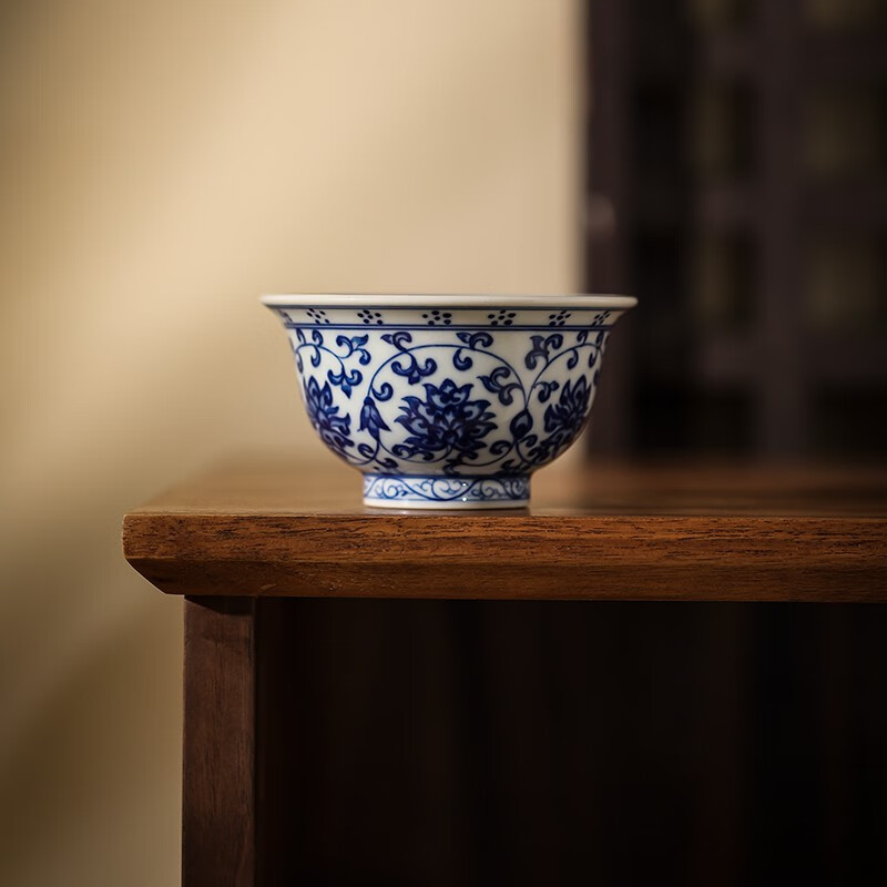 景德镇青花压手杯柴窑纯手绘仿古青花瓷加厚陶瓷主人杯单杯缠枝莲 仿永乐压手杯（花心款-礼盒装）
