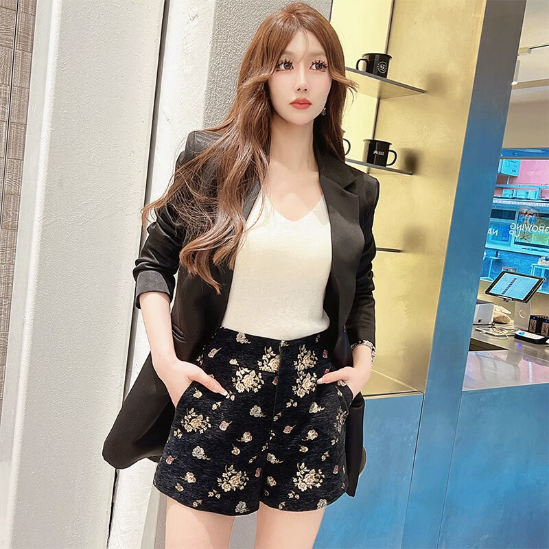 粉红大布娃娃短裤女夏 黑色玫瑰花 26