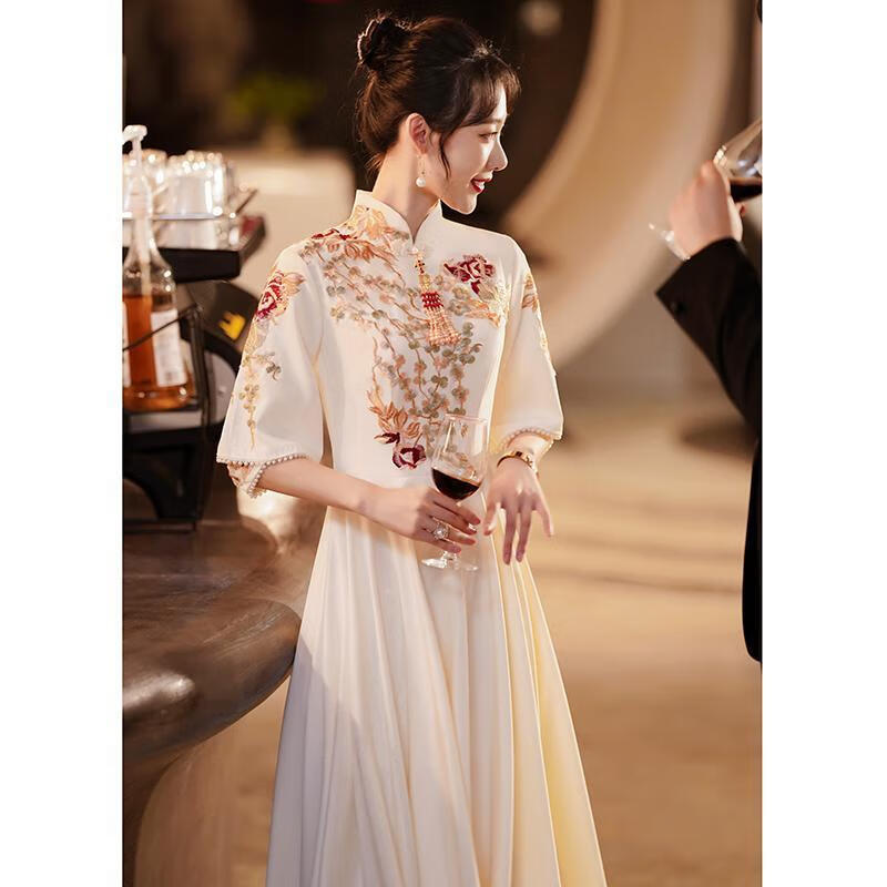 妙夕漫旗袍晚礼服女订婚轻奢小众高端中式敬酒服新娘日常穿感主持裙 香槟色长款 J06 M使用感如何?