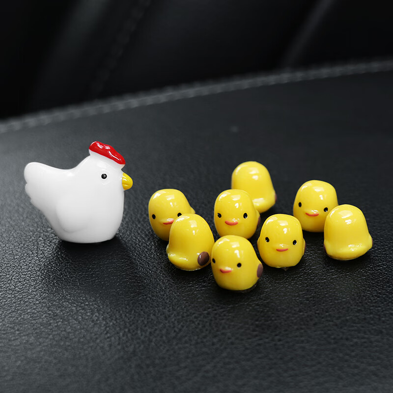 车载车内中控台出风口后视镜窗边电动车迷你装饰用品 母鸡 八只小鸡