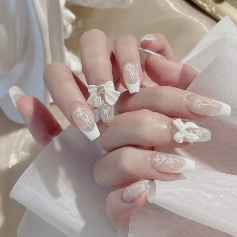 简单美甲图案美甲贴片指甲贴成品可拆卸蝴蝶穿戴甲学生短款假指甲网红
