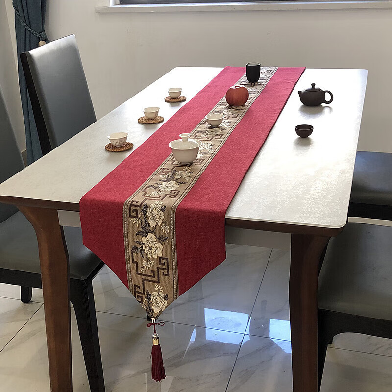 樂唯仕新中式桌旗加厚紅色茶幾桌布婚慶喜慶結(jié)婚床旗茶臺(tái)茶桌禪意茶席墊 喜慶紅底棕牡丹 32*120cm(適合70-80cm長的桌子