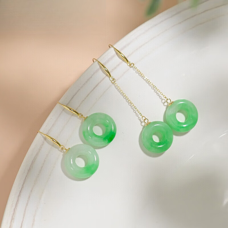 翡翠耳坠推荐哪些？公认最建议买这9款：好评率爆表，闭眼入不踩雷！