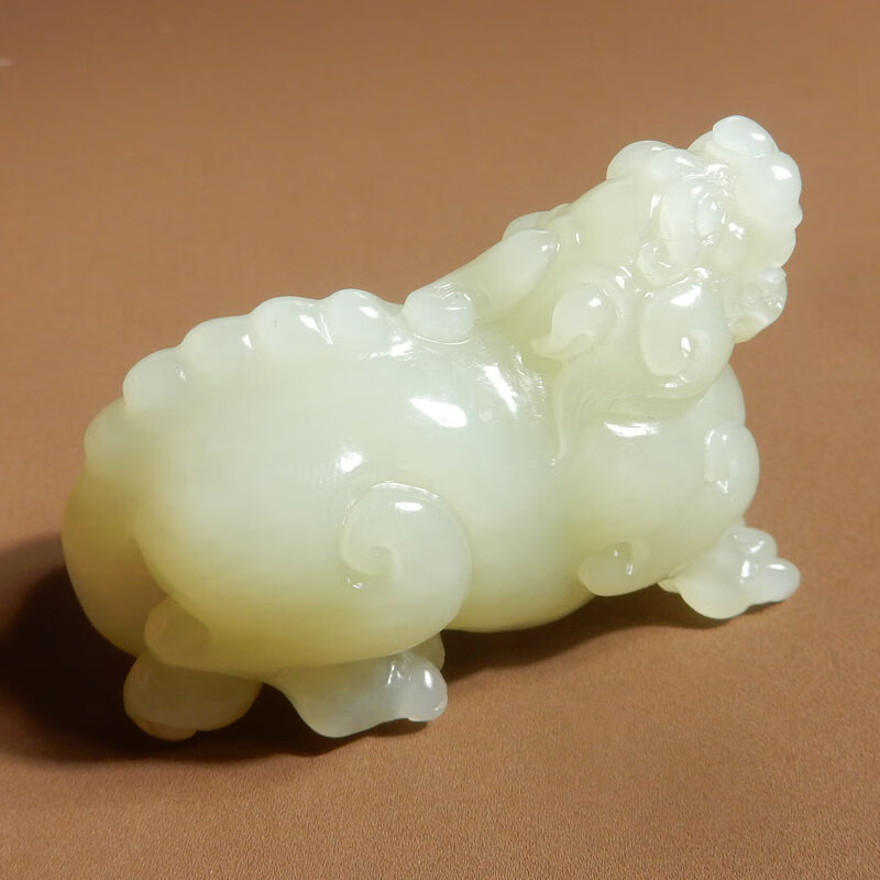 随峰和田玉精品收藏级细腻油腻新疆且末料白玉瑞兽貔貅摆件把件