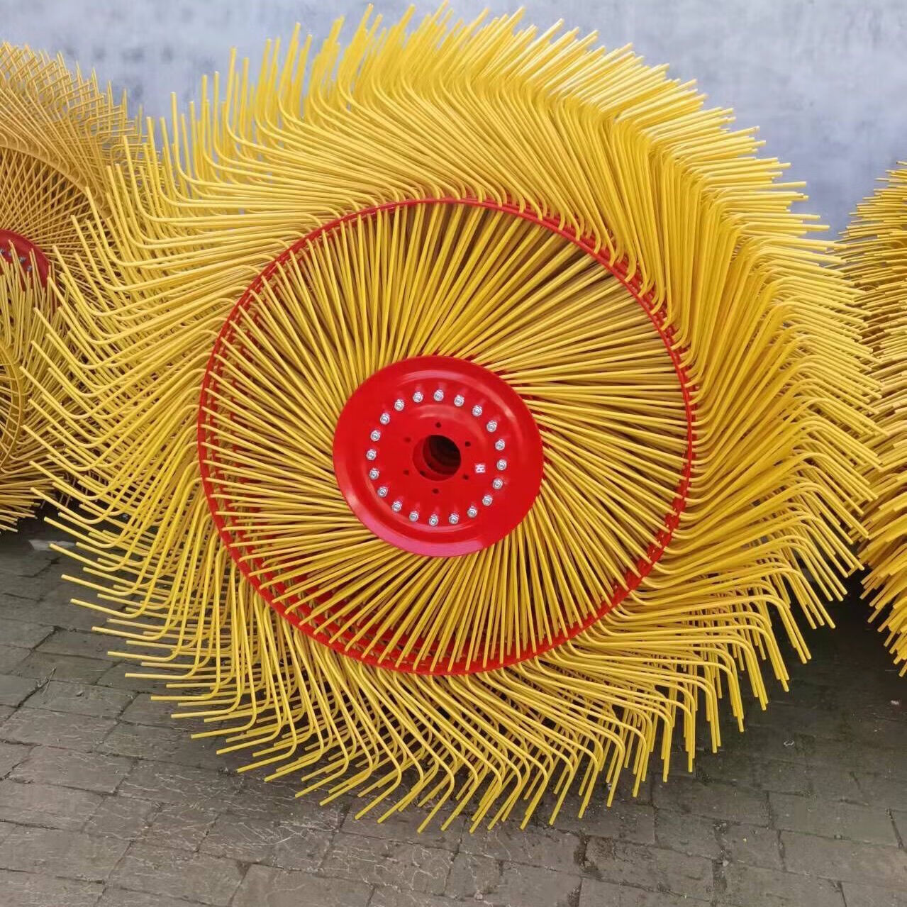 适之先浦达搂草机配件搂草机圆盘总成翻草机圆盘总成新型搂草盘搂草耙