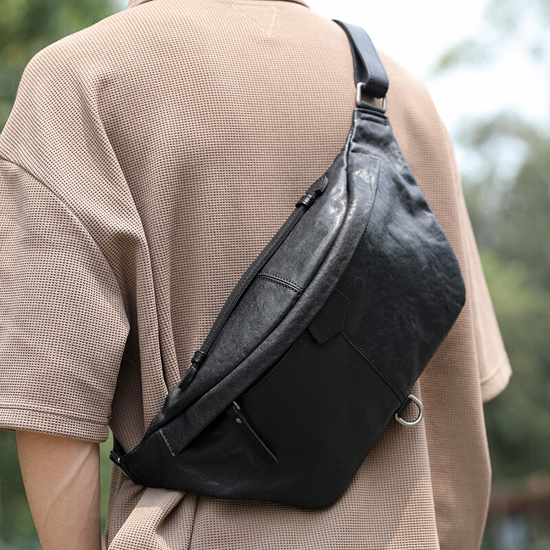 cloveinkxmz轻奢品牌男士真皮胸包时尚斜挎包新款头层牛皮百搭胸包大