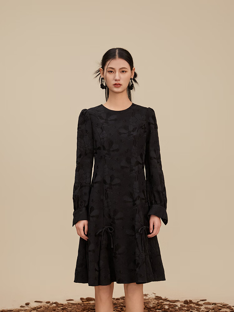 金 台绣台绣改良连衣裙女新中式雅致提花灯笼袖蝴蝶结鱼尾长裙24秋f3