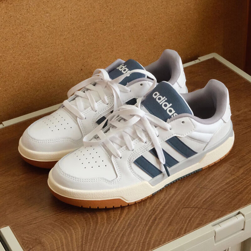 ���ϴ�˹��adidas����Ь��Ь�����¿�NEOʱ�еͰ����͸����������Ь�˶�Ь���� �׻��� /entrap����Ь 42 298Ԫ