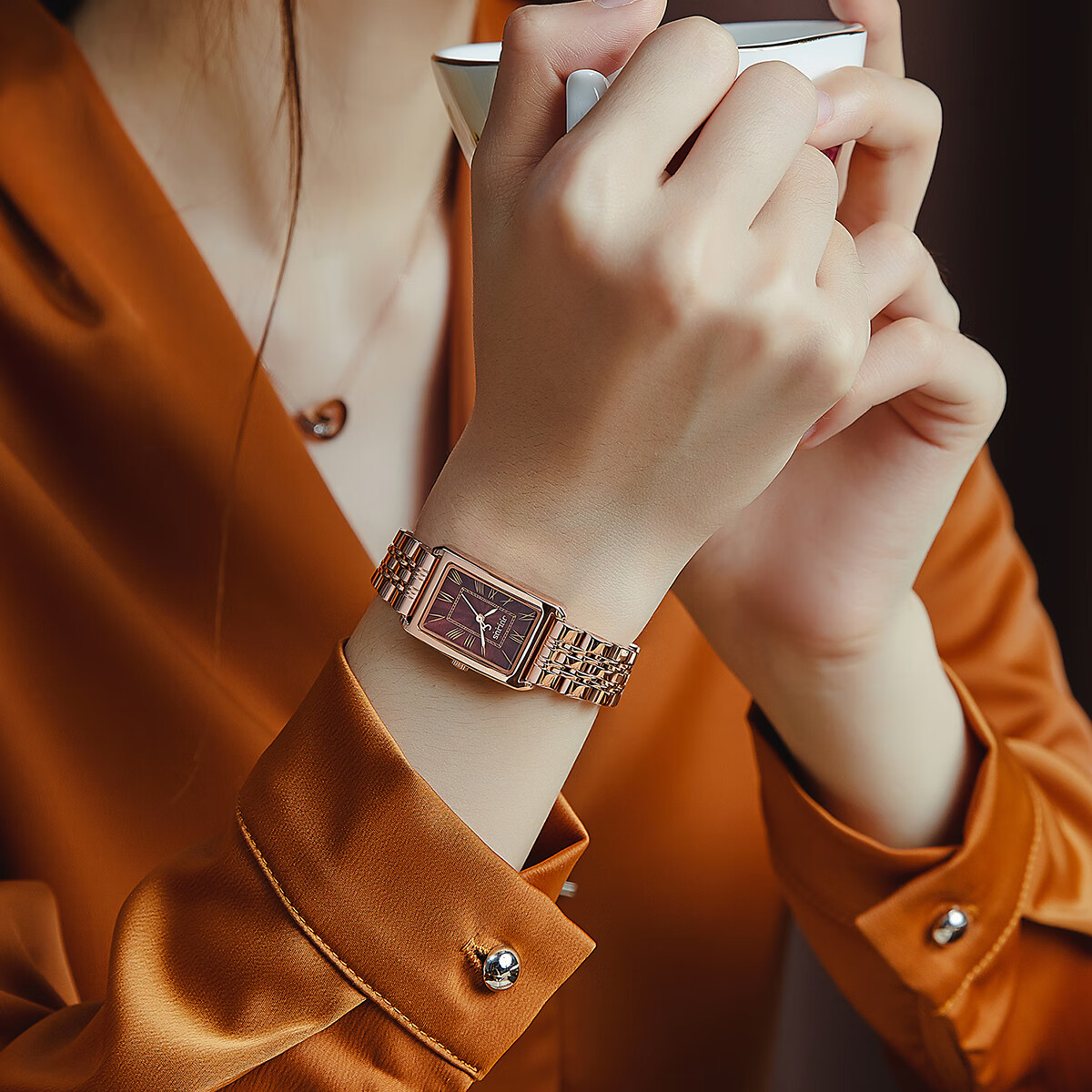 女士手表女表钢带复古小方表简约百搭石英手表女1252