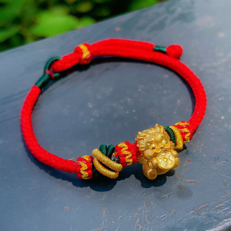 抱元宝貔貅红绳编织手绳