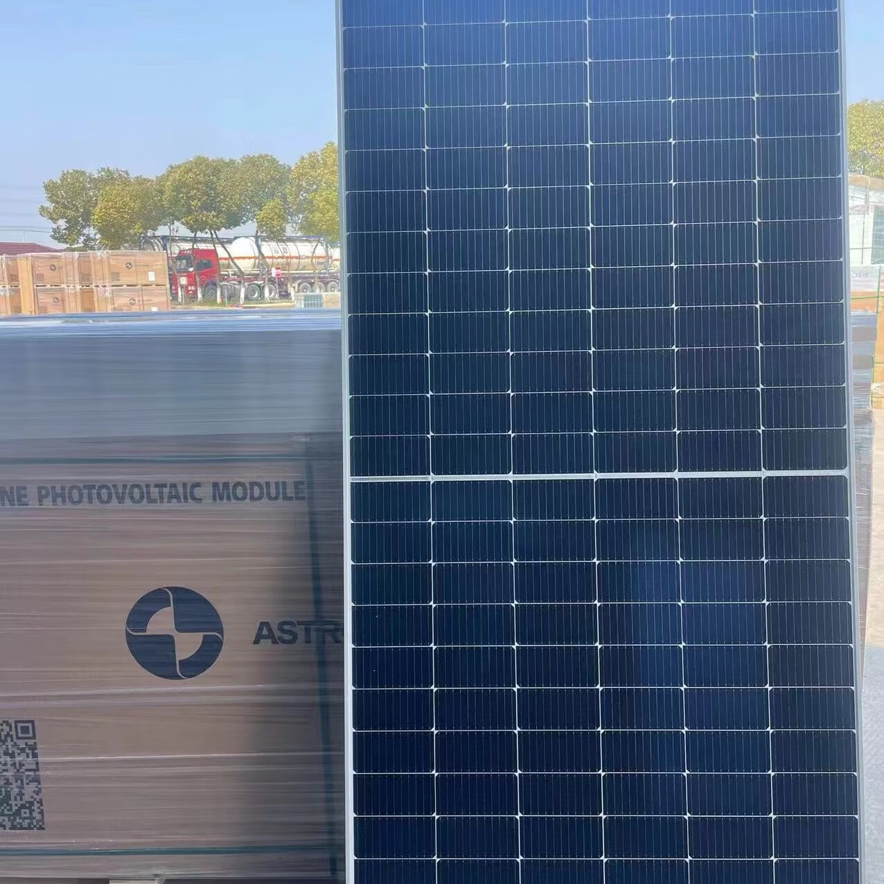 正泰正泰太阳能光伏组件575瓦双面双玻正a级原厂发货