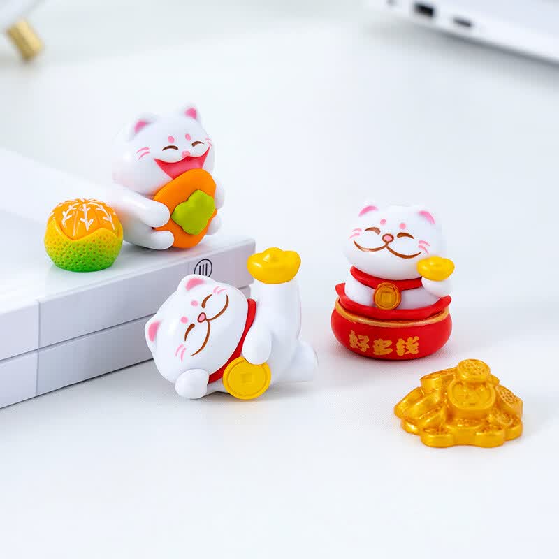 集物一册招财猫微景观桌面小摆件礼盒装可爱工位装饰车载摆件生日礼物 元宝招财猫(一套6个)+点胶 礼盒装+灯串
