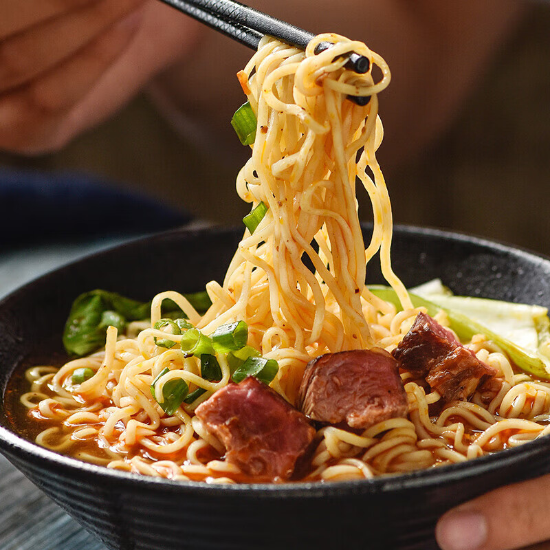 柳小柒桶装泡面红烧香辣酸菜牛肉泡面酸辣粉年货 香辣牛肉面95g*6桶