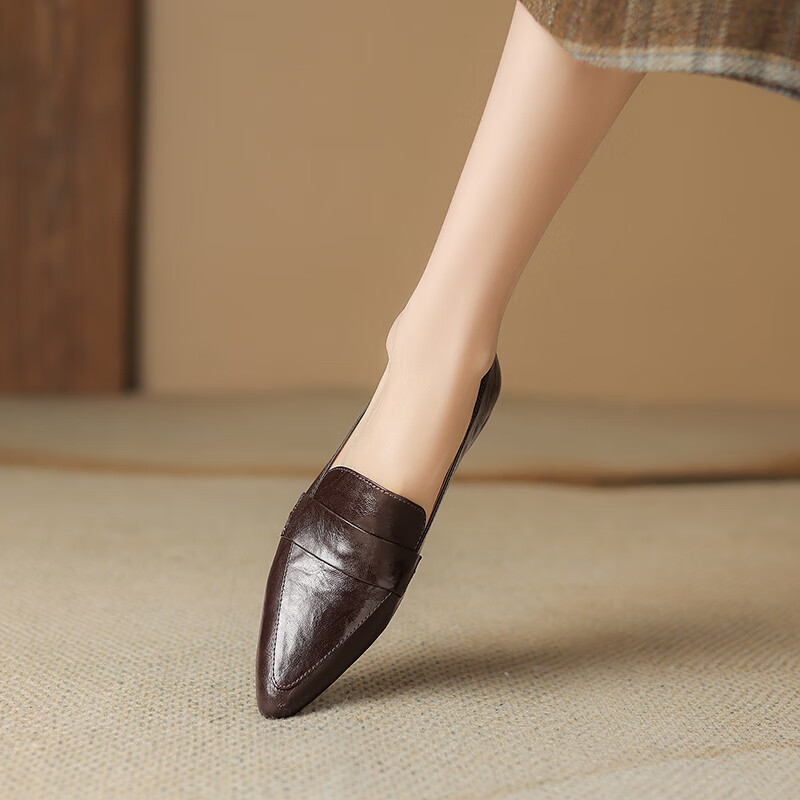 vkpi全皮软羊皮低跟尖头单鞋女显瘦气质深口乐福鞋通勤小皮鞋秋秋新款