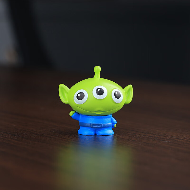 草莓熊三眼仔胡迪巴斯光年卡通公仔摆件模型摆件 三只眼