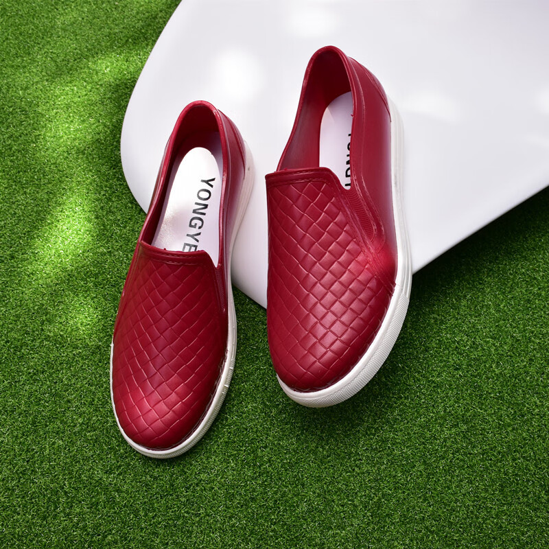 雨鞋女成人短筒低帮胶鞋女士防水鞋厨房时尚浅口套鞋 红色 36