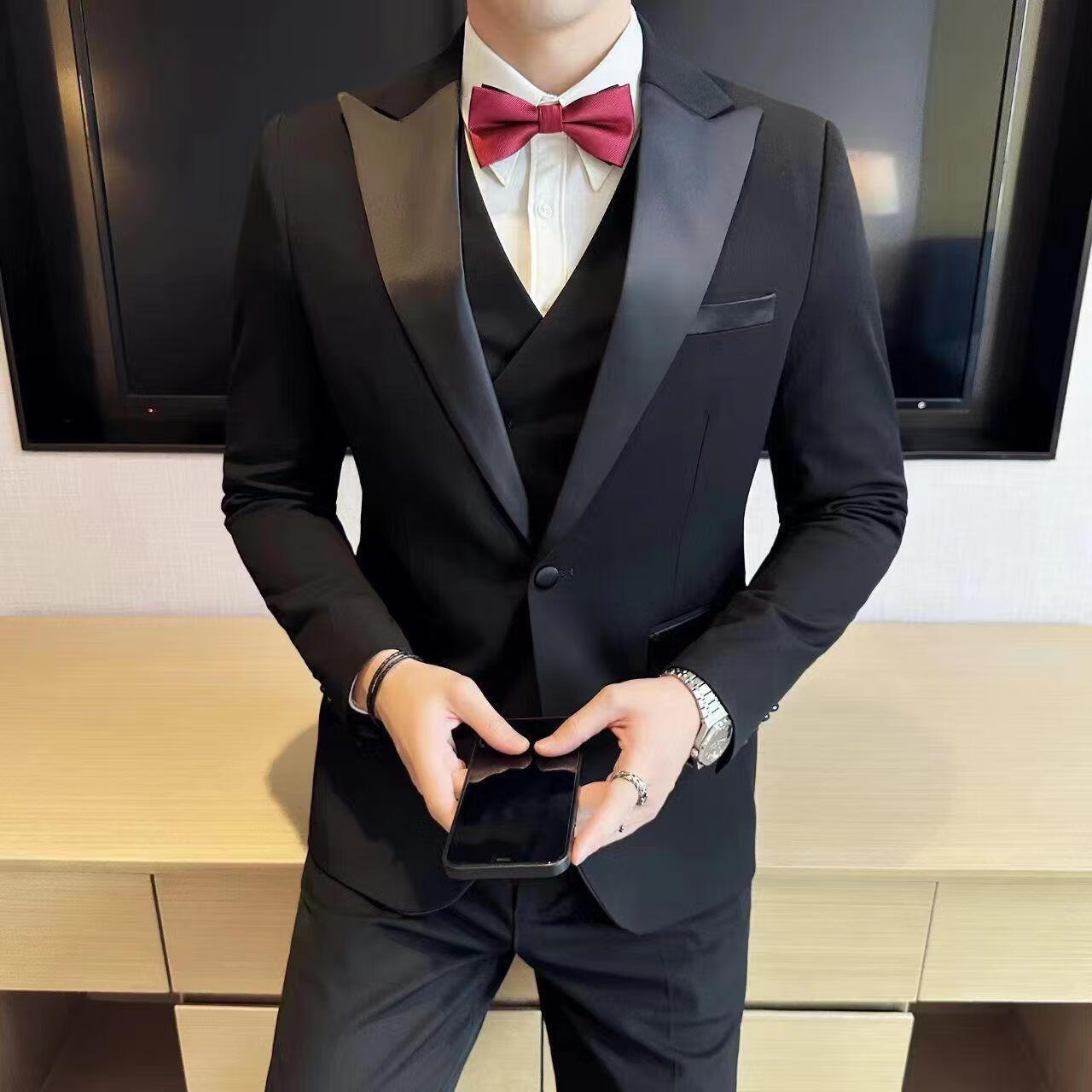 紫策戗驳领西装修身婚礼服伴郎服高档新郎结婚订韩版帅气小婚纱照男西