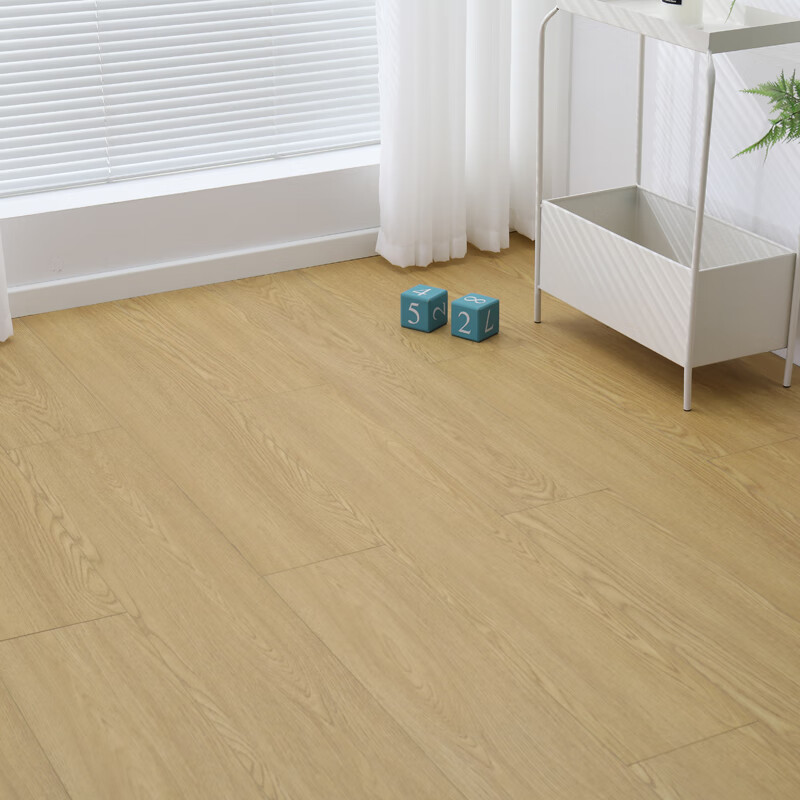 哩嗹啰嗹新三层实木地板家用防水耐磨原木复合地暖灰色 2631 指接无密