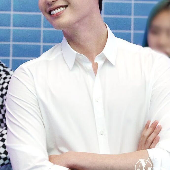 vfkz30岁男装搭配李钟硕同款衬衫男长袖打底韩版修身时尚青年发型师休