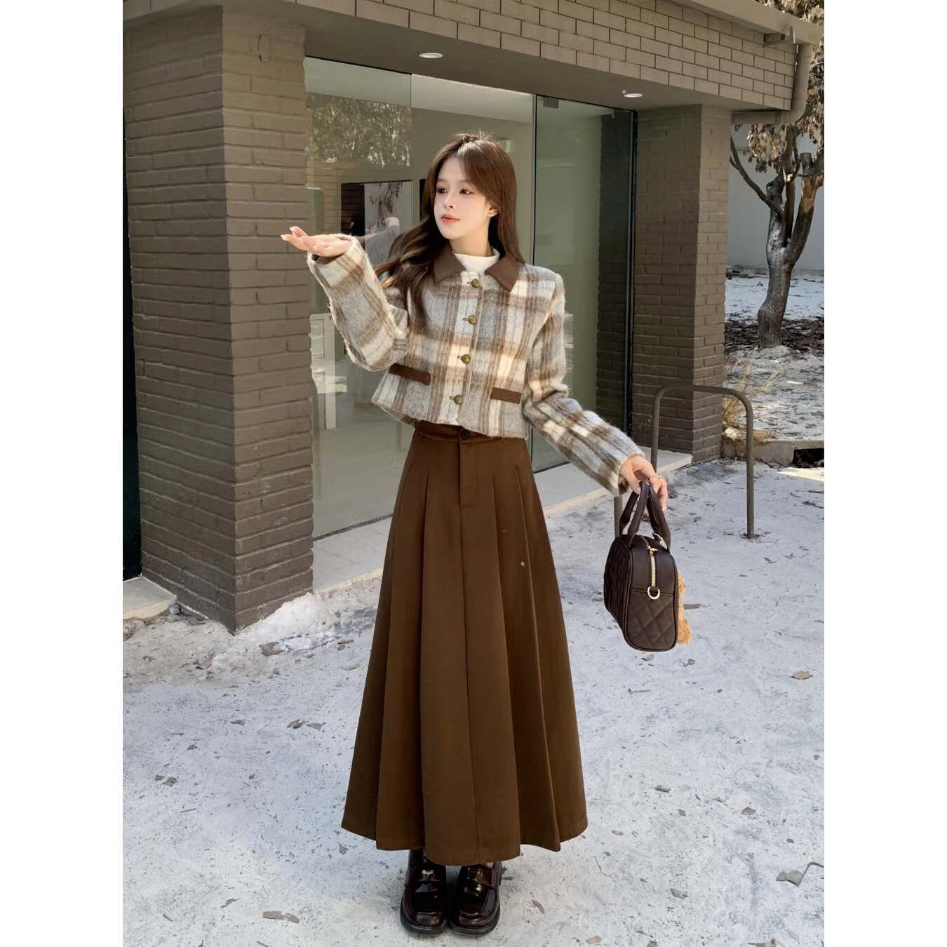 凌菲小姐(miss ling fei)毛呢裙女2024秋冬款秋冬季两件套加厚毛呢短