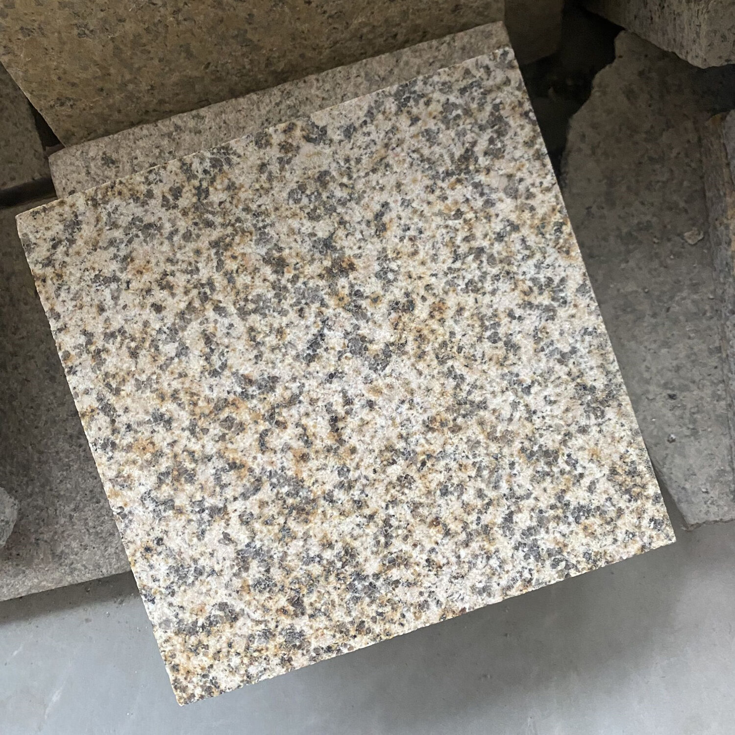 山东锈石价格行情变化:石材行业的市场透视