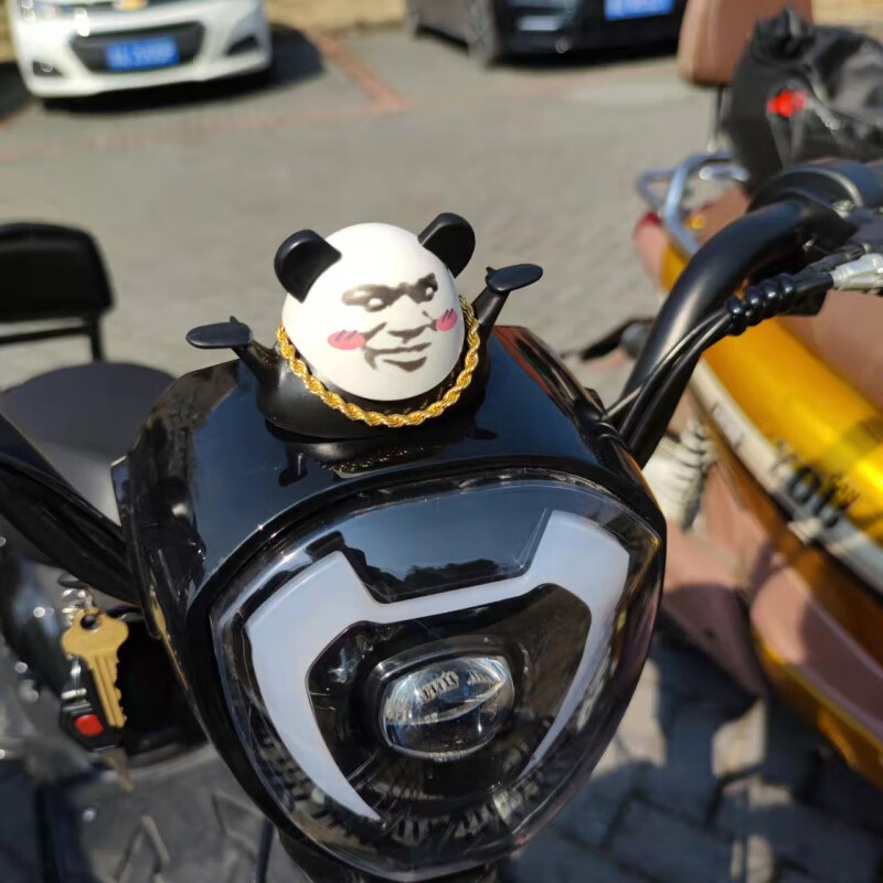 汽车电动车载装饰品摆件摩托车头盔小配件可爱搞笑礼物 腮红教皇公仔