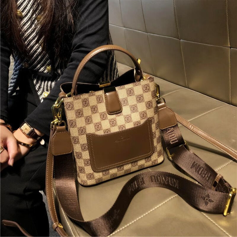 kuqidaishu酷奇官网品牌旗舰轻奢真皮女包2024新款斜跨手提包流行单肩