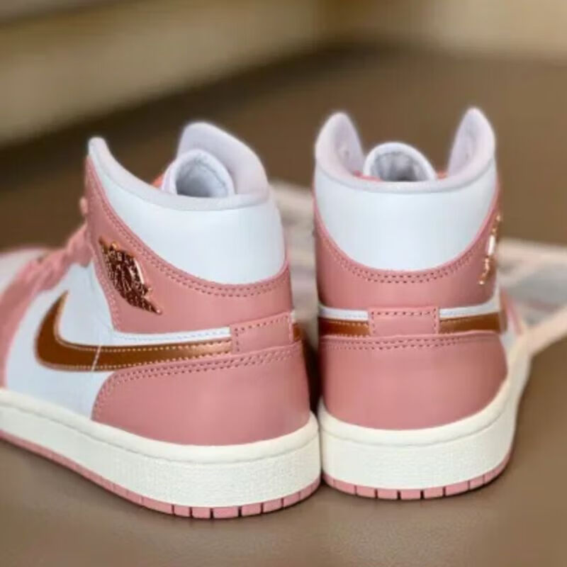 耐克(nike) aj1女鞋秋冬季新款air jordan 1高帮板鞋休闲鞋轻便透气