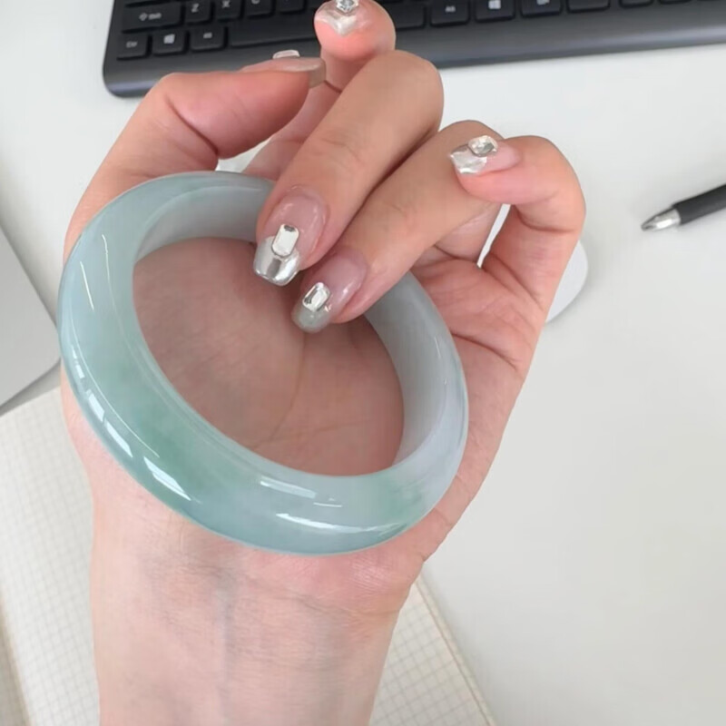 翡翠玉石品牌排行前十名,这10款品质卓越、收藏价值高,绝对不容错过