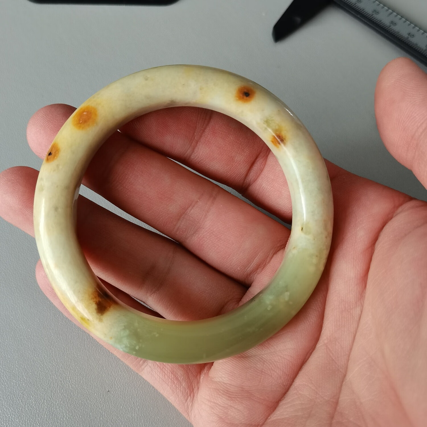 岫玉辽阳料手镯价位不高不退换 黄绿 口径58