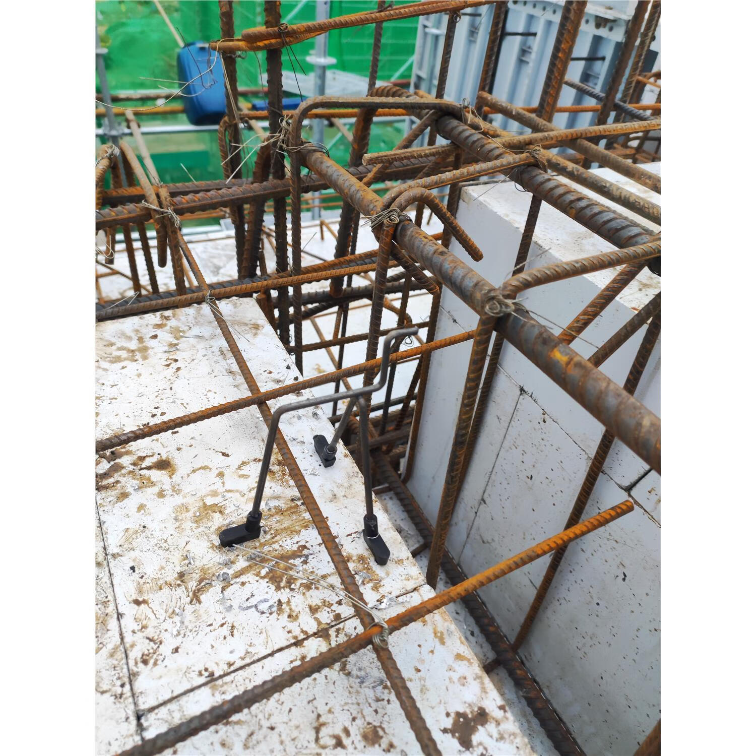 跨新型卫生间钢筋马凳建筑铝模板支撑铁垫块 铝模吊模支架10厘米100个