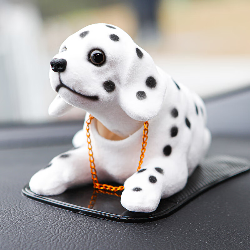 饰品车内摇头狗小公仔旺财可爱创意网红漂亮内饰 [斑点狗]送防滑垫