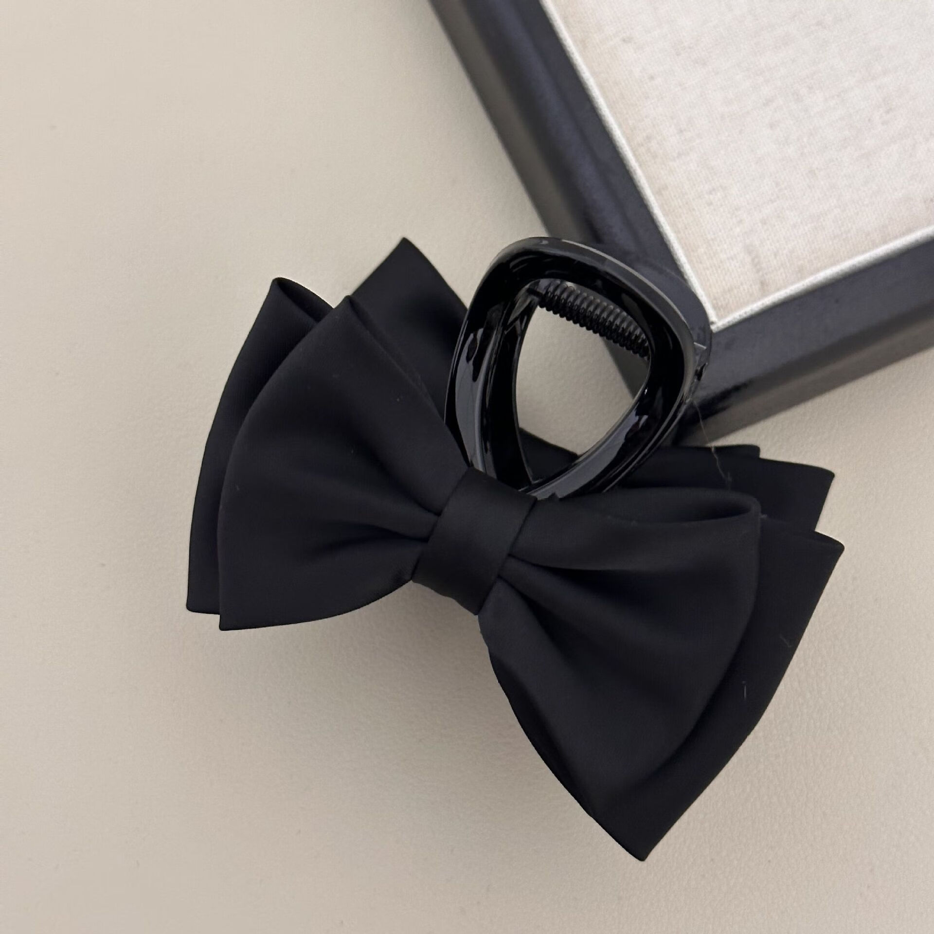 气质黑色蝴蝶结发夹后脑勺网红抓夹高级感在逃公主鲨鱼夹发抓 黑色