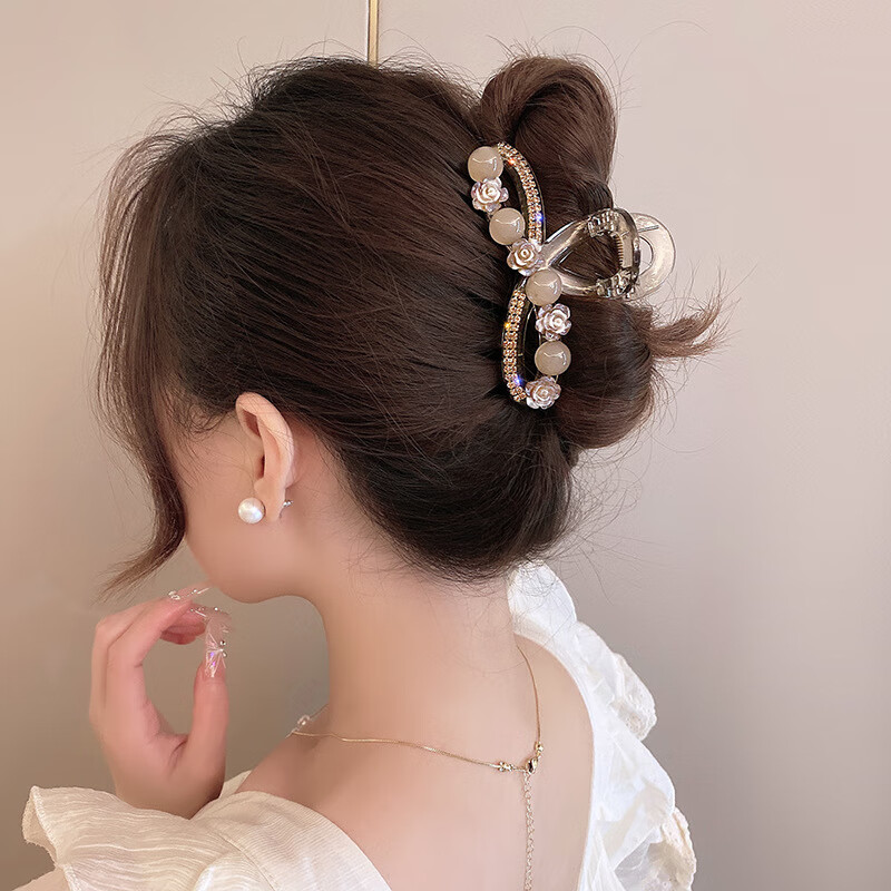 案妝優(yōu)雅小香風(fēng)山茶花珠珠抓夾大號發(fā)量多女后腦勺高端盤發(fā)夾鯊魚夾 八字款 （8CM）