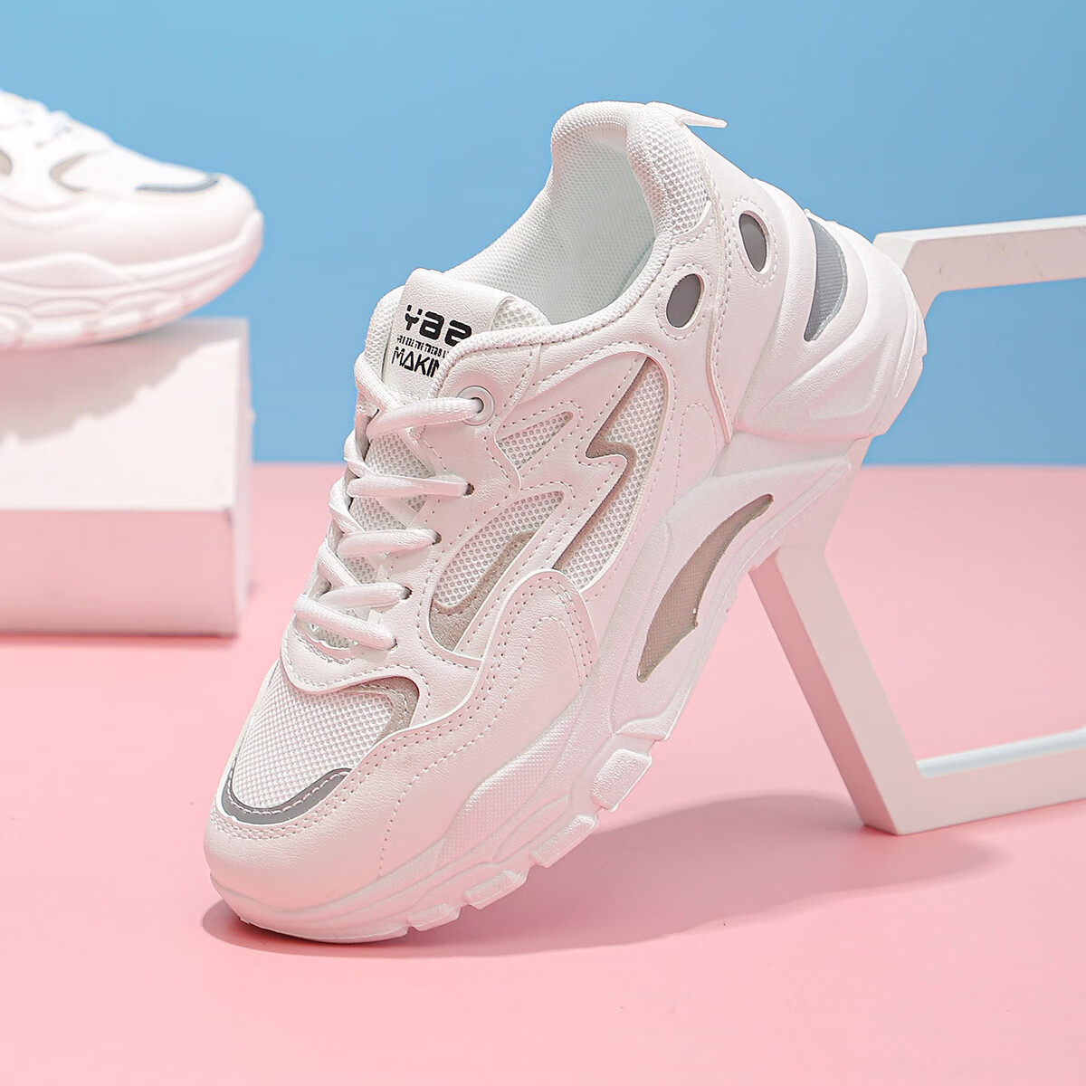 犸凯奴春季新品时尚潮小白鞋流轻便百搭舒适通勤运动休闲鞋女款 白色