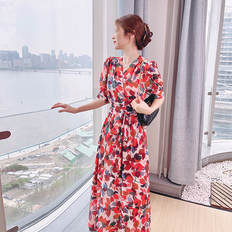 瓦兰提斯 volantis法式雪纺碎花v领连衣裙2023年新款夏季法式系带显瘦