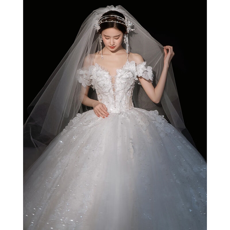 创京懿选肩质感重工拖尾肩轻婚纱2024新款新娘法式主纱质感重工拖尾