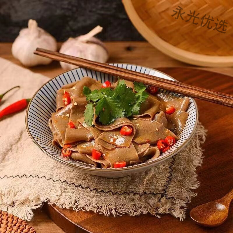 食懷蕎麥涼皮散裝 面皮干涼皮肪蕎麥涼皮蕎麥面皮散裝方便速食代餐包 蕎麥面皮-5斤送10調(diào)料10辣油【】