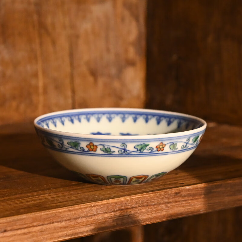 见山烧见山烧斗彩宝相卧足杯景德镇陶瓷普洱杯茶杯主人杯家用复古单人