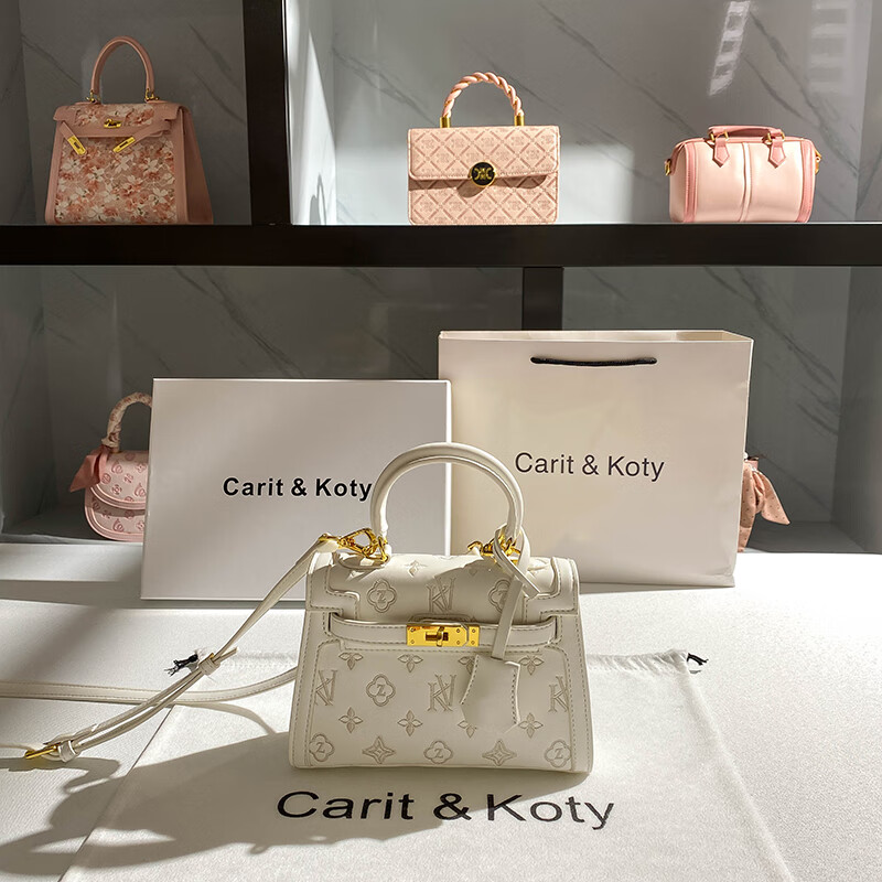 clecey kokyck女包官网今年流行白色包包2024新款通勤感刺绣凯莉包女