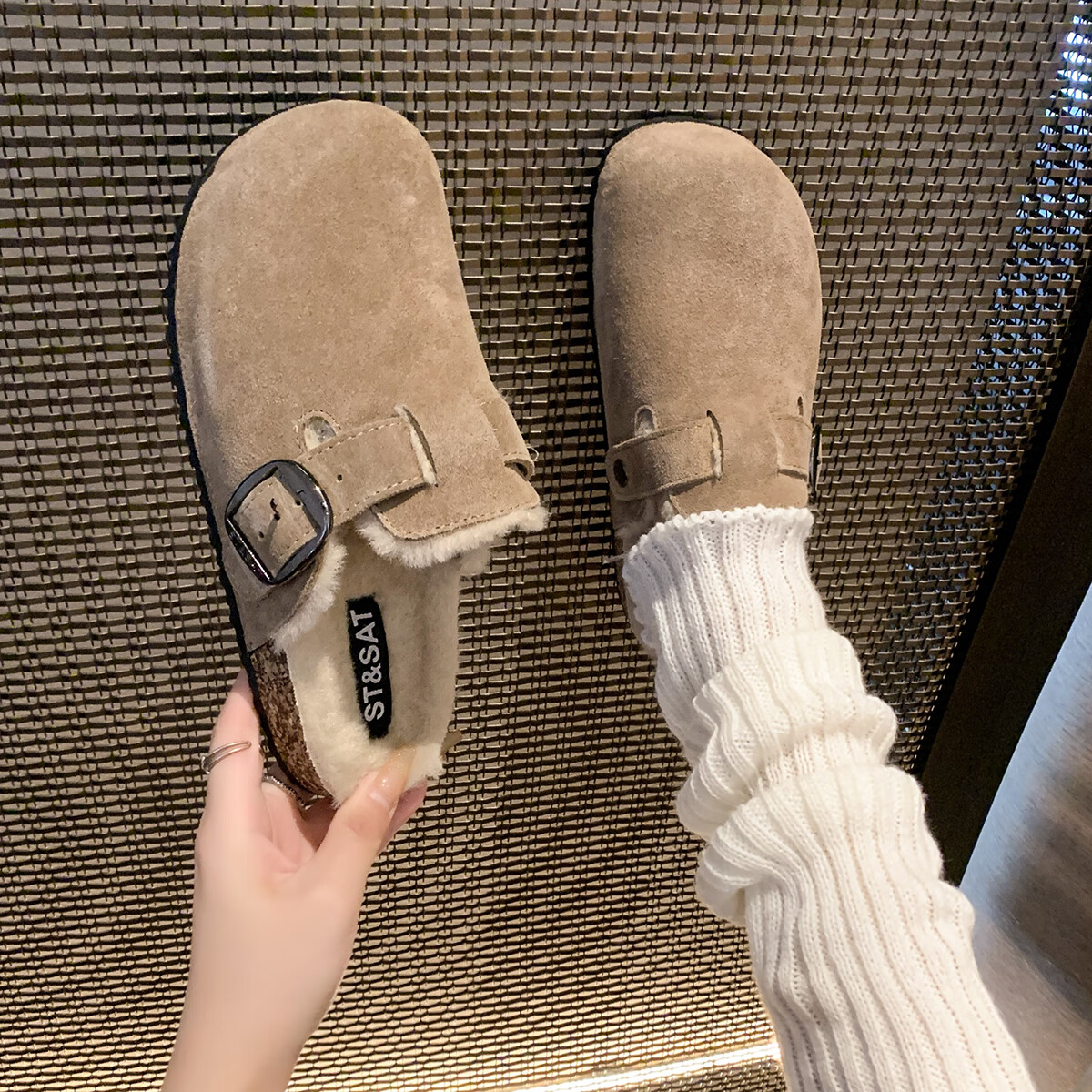 星期六真皮勃肯拖鞋冬季加绒包头厚底棉鞋加棉毛毛鞋女雪地靴保暖 卡其灰 40