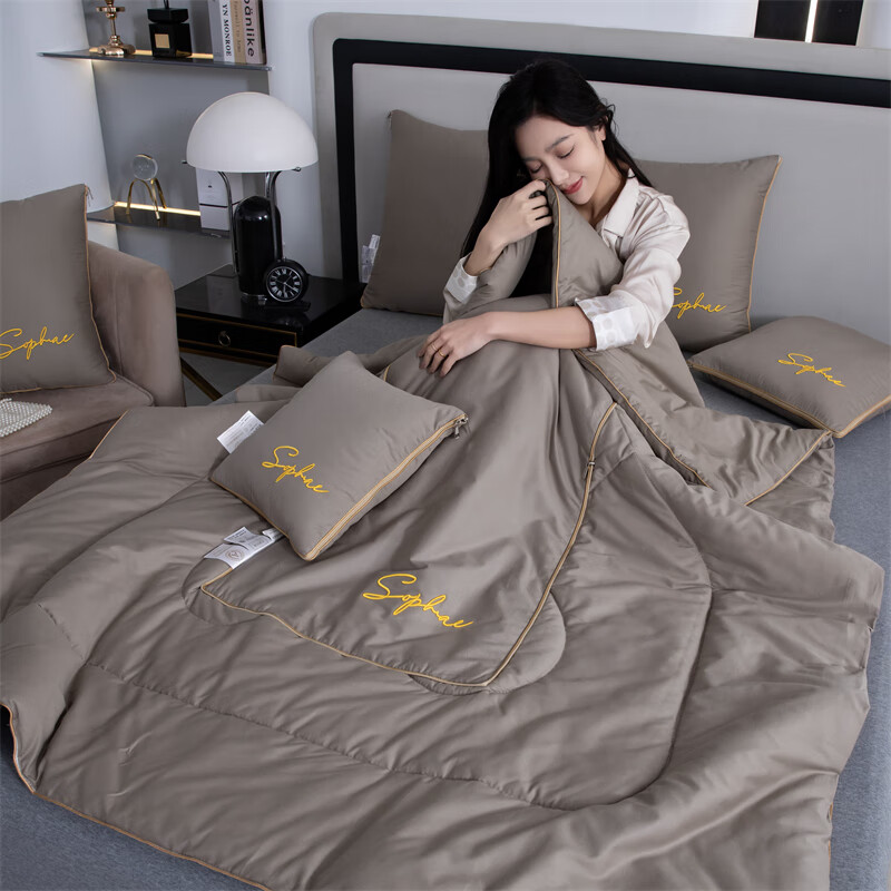 恒源祥 抱枕被子 A类空调抱枕被简约多功能宿舍午睡可水洗靠垫抱枕 时尚-咖色【全棉抗菌】 中号45*45展开120*160cm