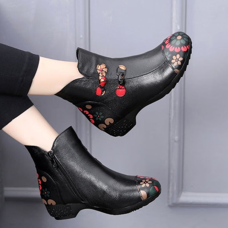 靓佑莱妈妈鞋子女40-50岁靴子秋冬季配旗袍的鞋大码民族风短靴女马丁