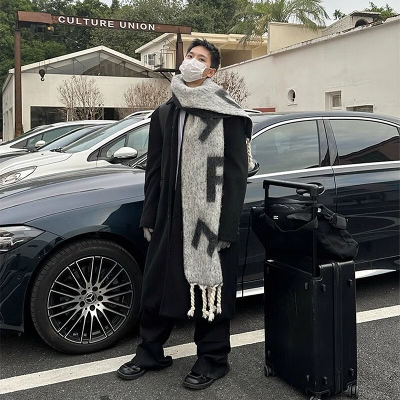 hot keke围巾男冬季2024新款马海毛复古长款字母披肩保暖情侣潮f字母