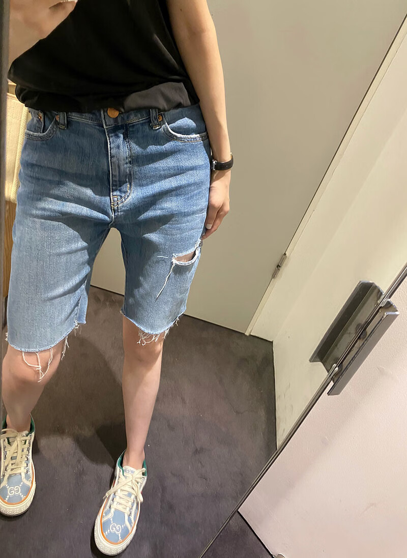 鸽白梨子大裤衩女5分裤女破洞牛仔短裤女夏季薄款弹力紧身显瘦中裤