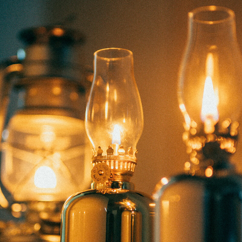 户外国产煤油灯出口德国 老式煤油灯露营燃油灯氛围火手灯 银色煤油灯